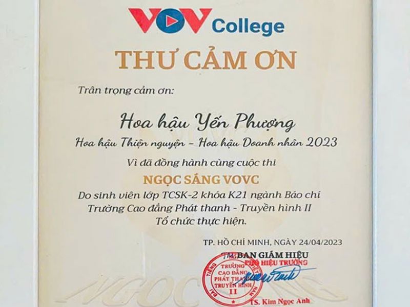 anna-yen-phuong-gay-chu-y-voi-san-pham-sap-ra-mat-mang-ten-toi-yeu-viet-nam-cung-loi-chia-se-ve-con-duong-nghe-thuat-4.jpg anna-yen-phuong-gay-chu-y-voi-san-pham-sap-ra-mat-mang-ten-toi-yeu-viet-nam-cung-loi-chia-se-ve-con-duong-nghe-thuat-4.jpg